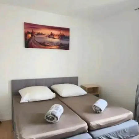 Comfortable In A Quiet Apartment, Exclusively For Women