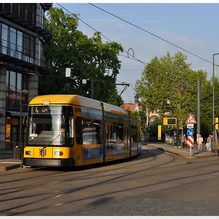 منزل للإقامة Comfortable In A Quiet Apartment, Exclusively For Women *