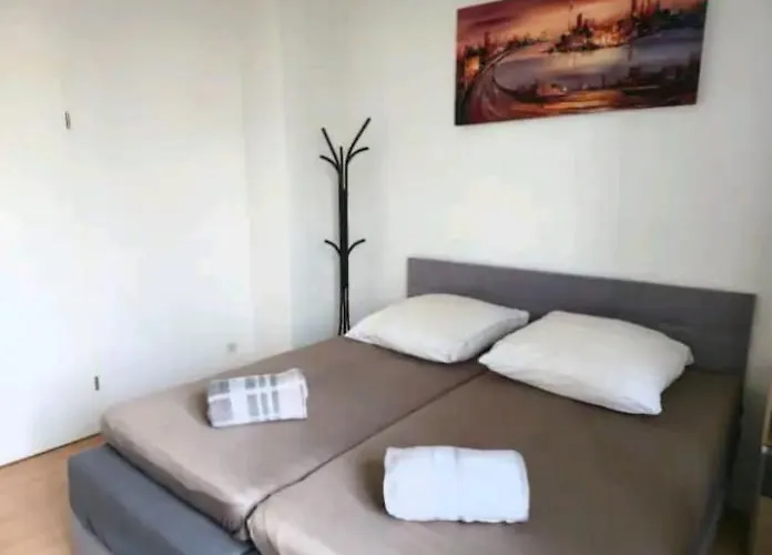 Comfortable In A Quiet Apartment, Exclusively For Women Homestay